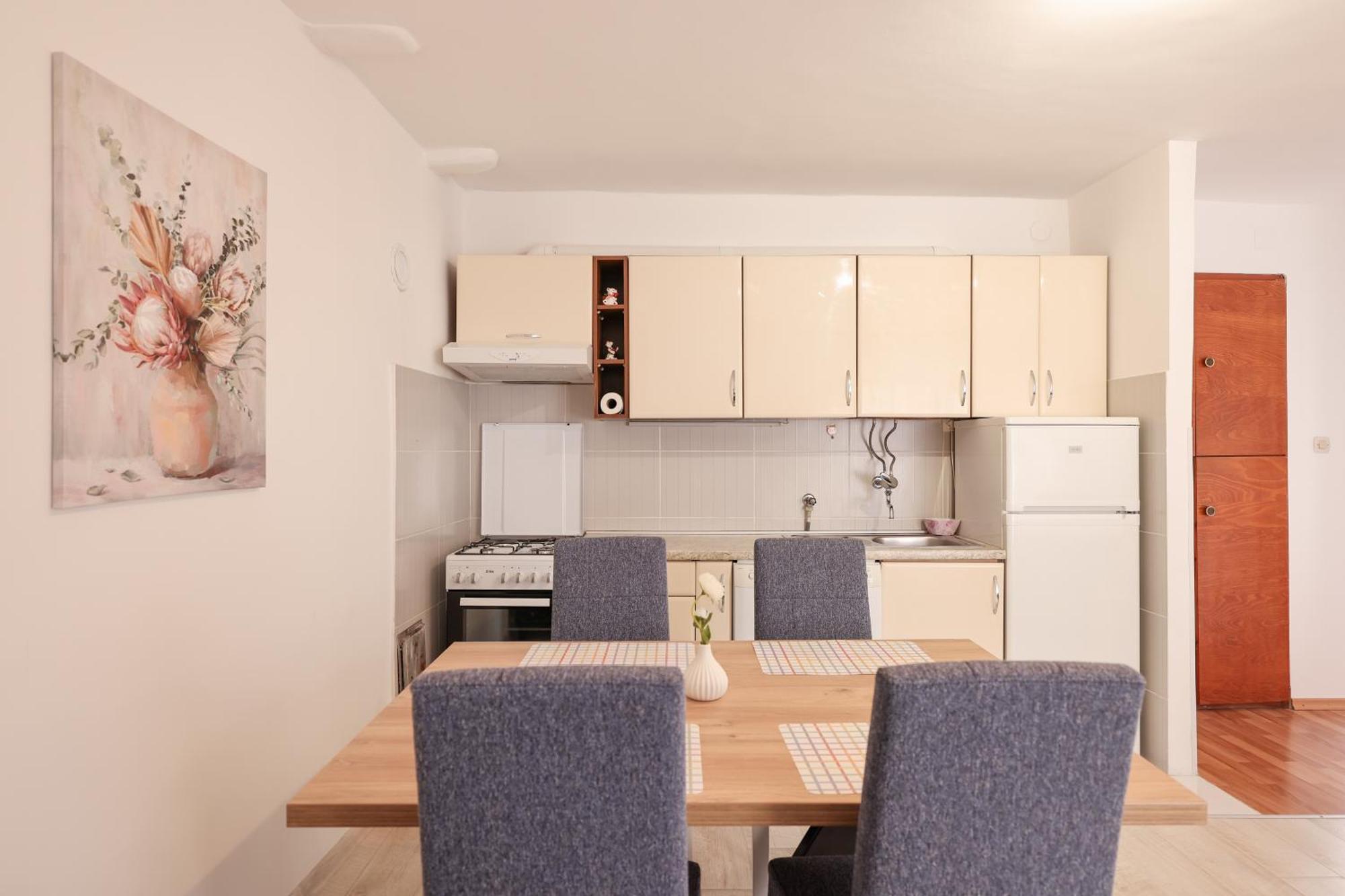 Viva - 2 Bedroom Apt In City Centar Zadar Bagian luar foto