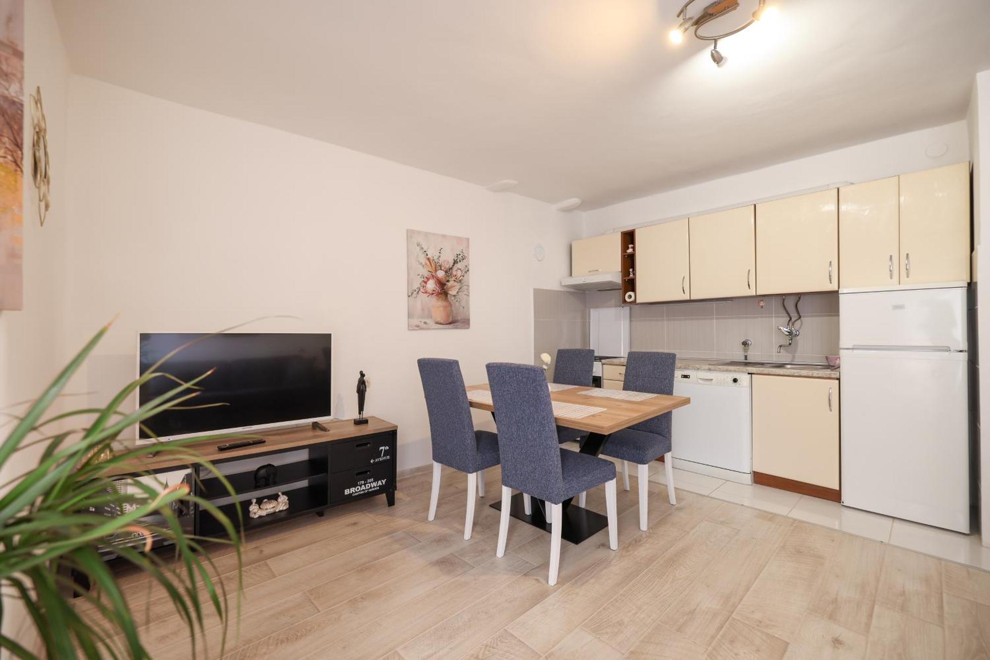 Viva - 2 Bedroom Apt In City Centar Zadar Bagian luar foto