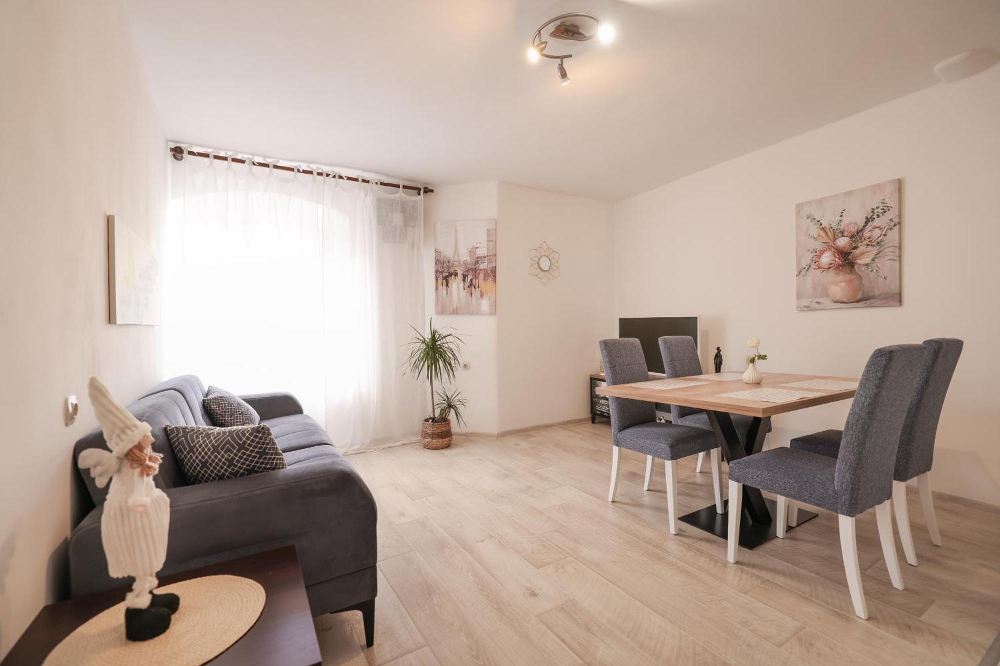 Viva - 2 Bedroom Apt In City Centar Zadar Bagian luar foto