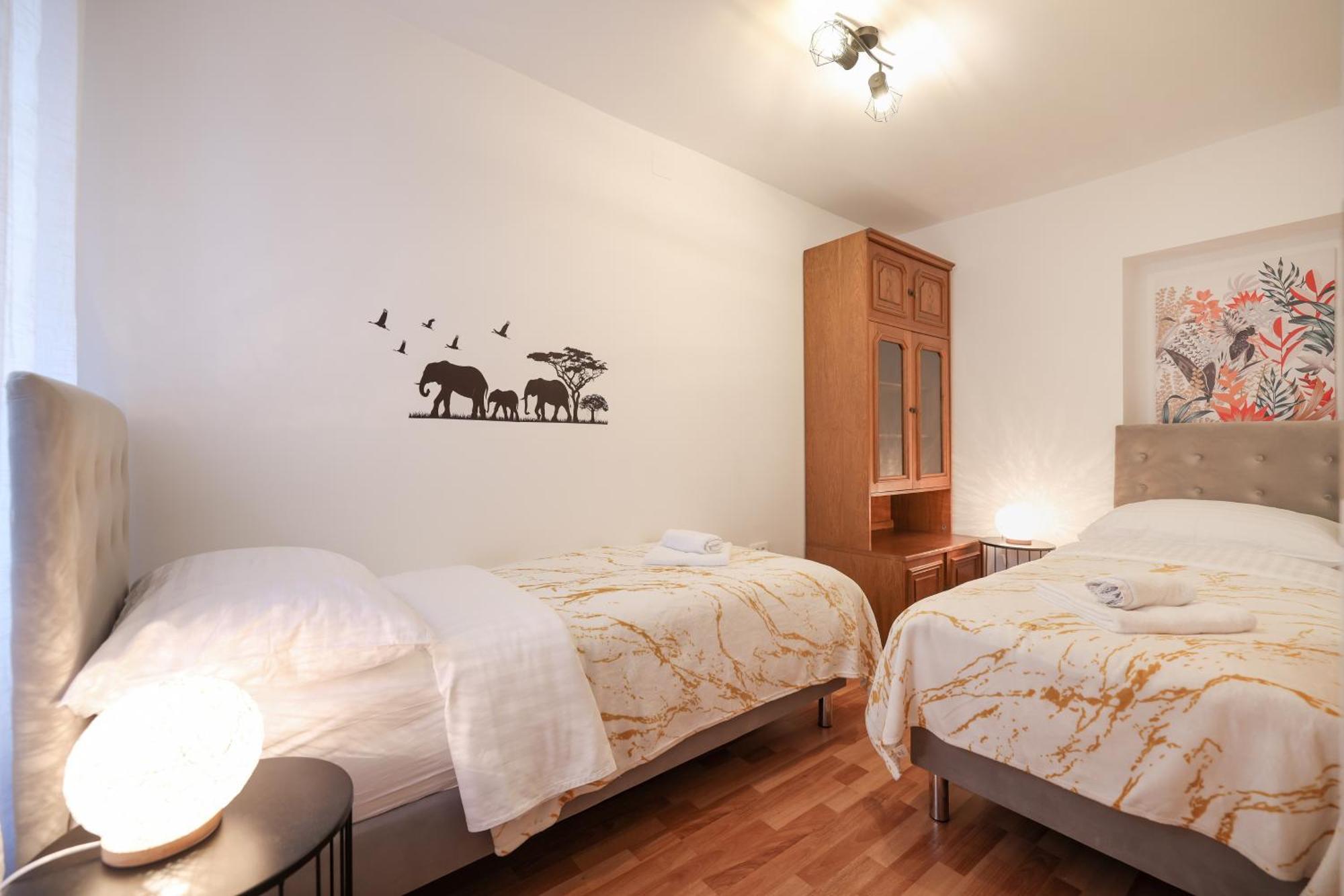 Viva - 2 Bedroom Apt In City Centar Zadar Bagian luar foto