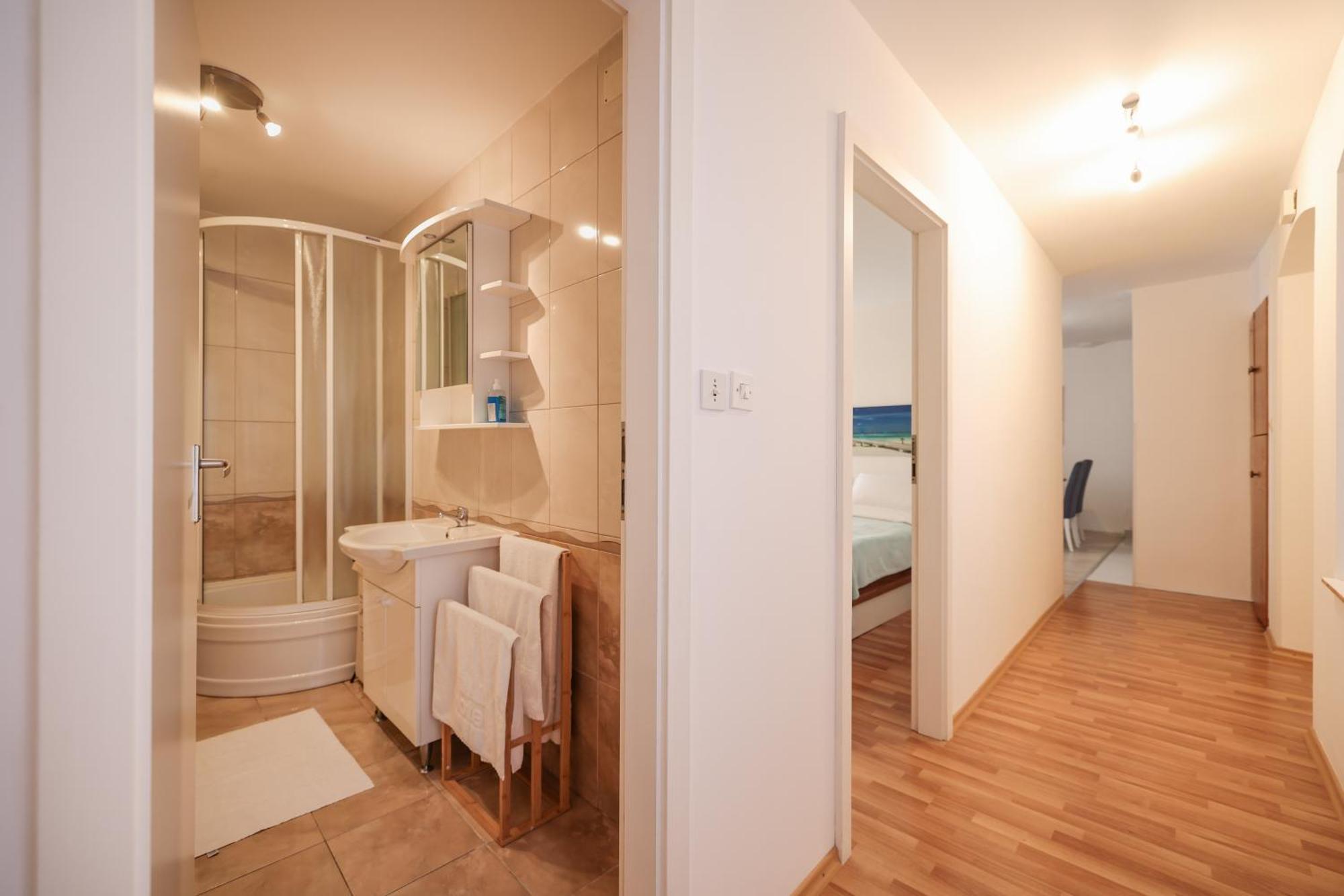 Viva - 2 Bedroom Apt In City Centar Zadar Bagian luar foto