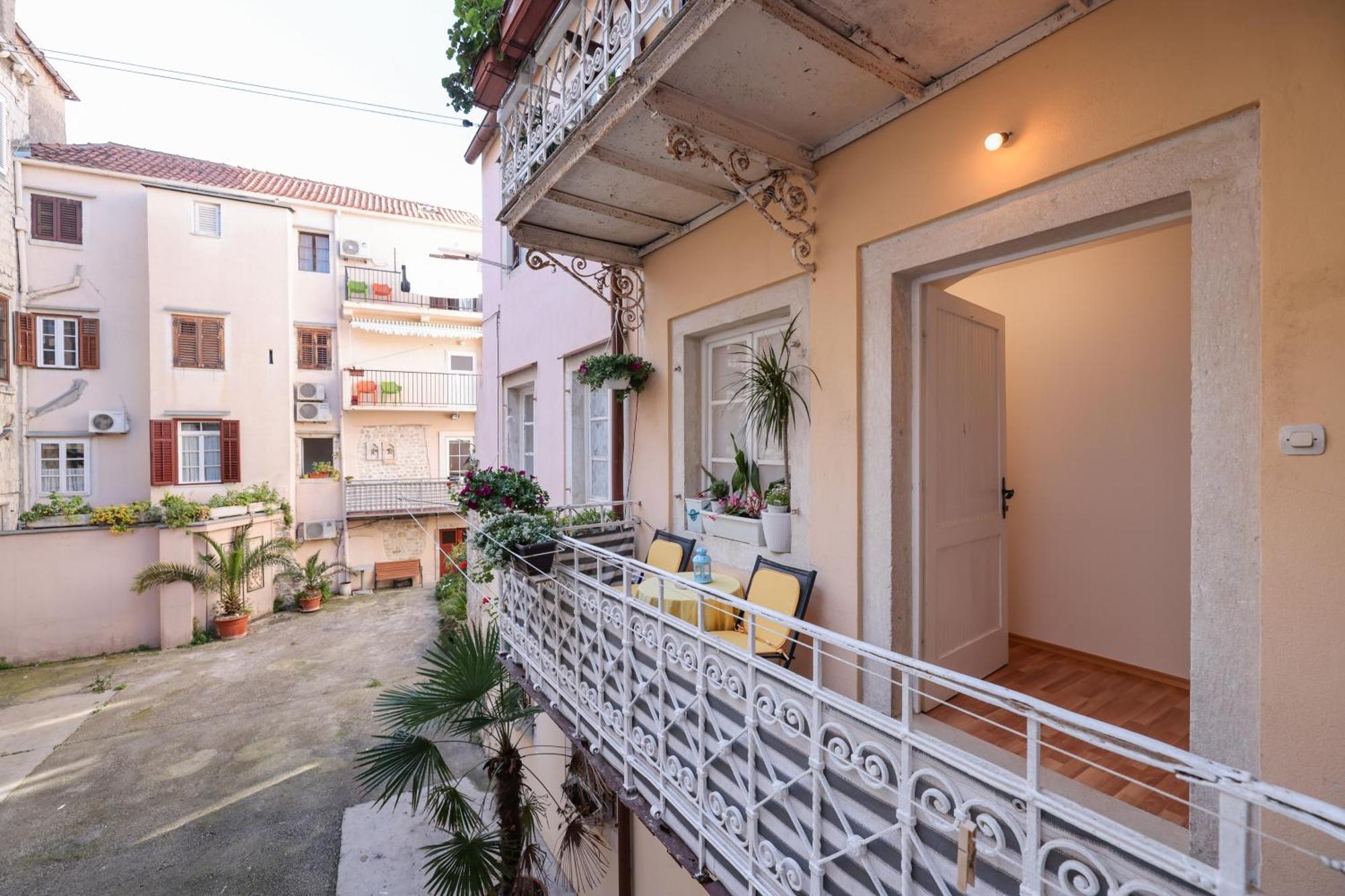 Viva - 2 Bedroom Apt In City Centar Zadar Bagian luar foto